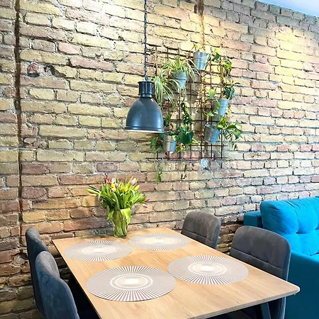Apartman Brick *